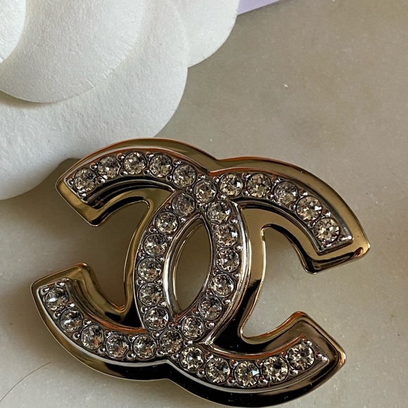 NWT Chanel Brooch gold tone with crystals - Picture 1 of 16